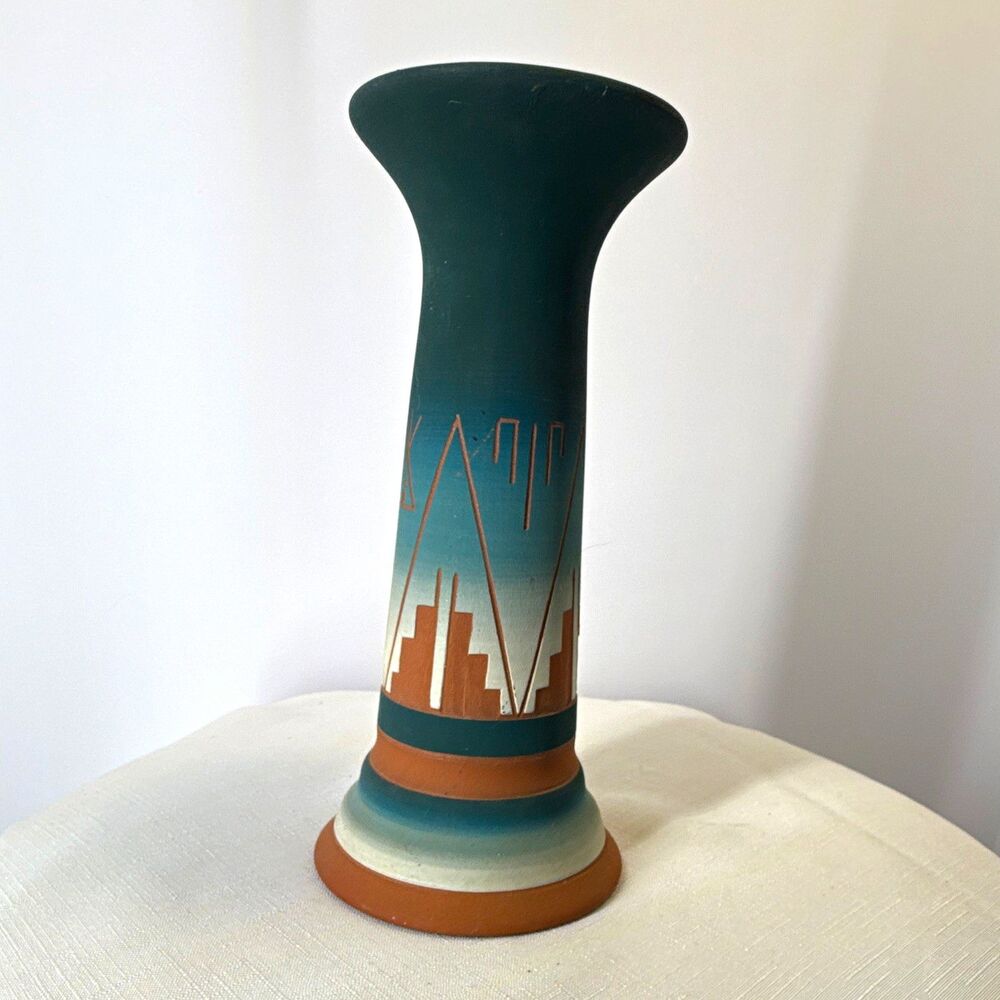 Vintage Sioux Native American Pottery Vase – 8" Hand-Etched Matte Clay , Signed